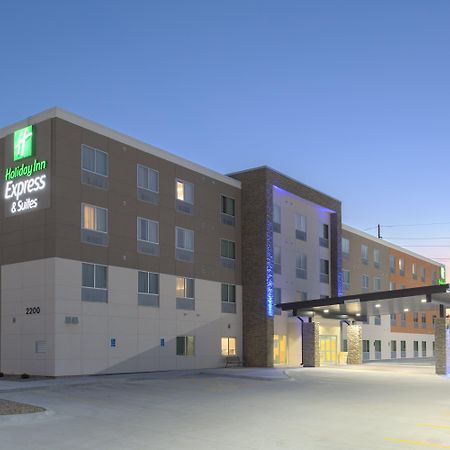 Holiday Inn Express & Suites Lincoln I - 80 By Ihg Eksteriør bilde